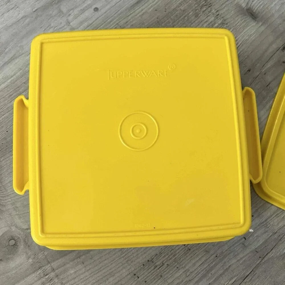 Vintage Retro Tupperware 2 Sets Square Storage Plastic Containers + Lid